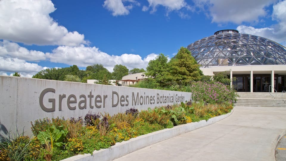 Des Moines Botanical Center showing a garden, signage and modern architecture