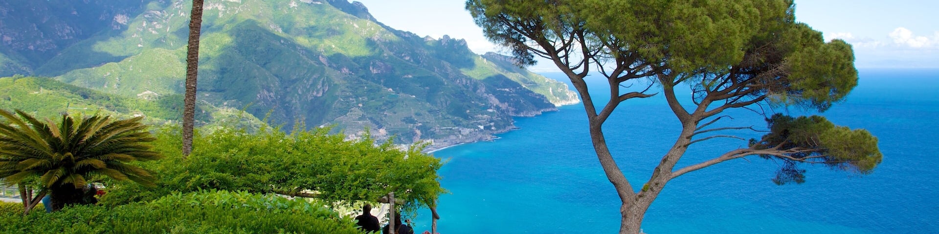 Ravello presenterar kustutsikter, en kuststad och tropisk natur