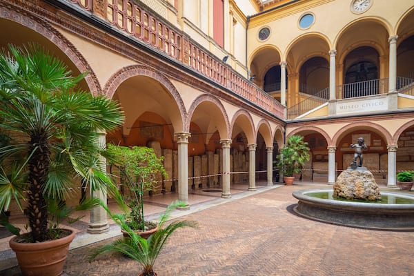 Archaeological Museum which includes a fountain