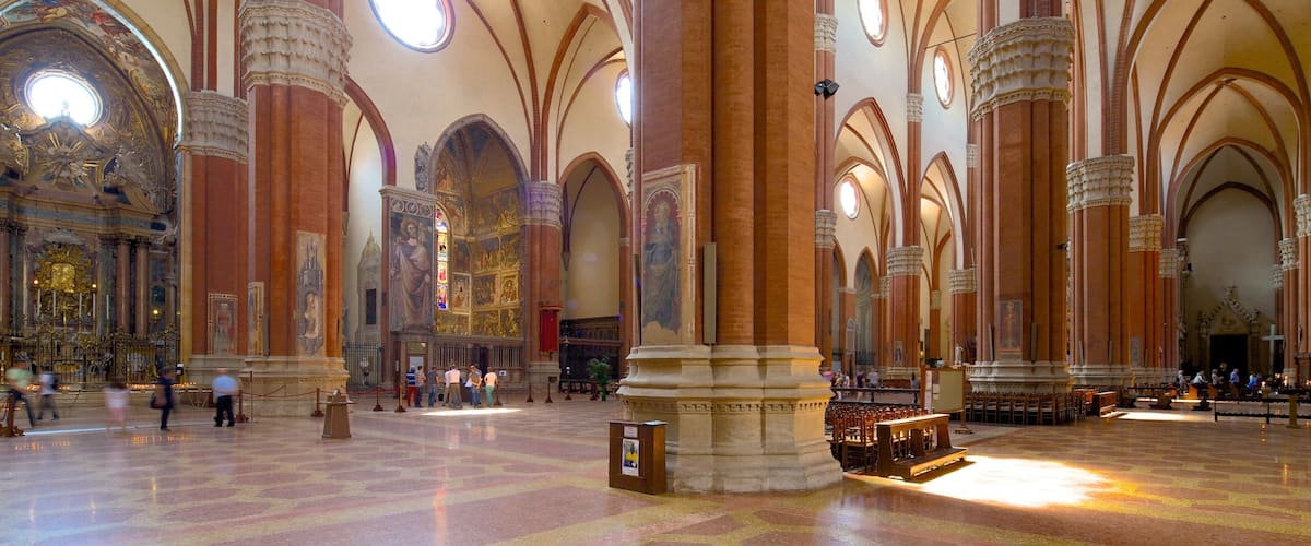 Basilica of San Petronio showing interior views, religious aspects and a church or cathedral