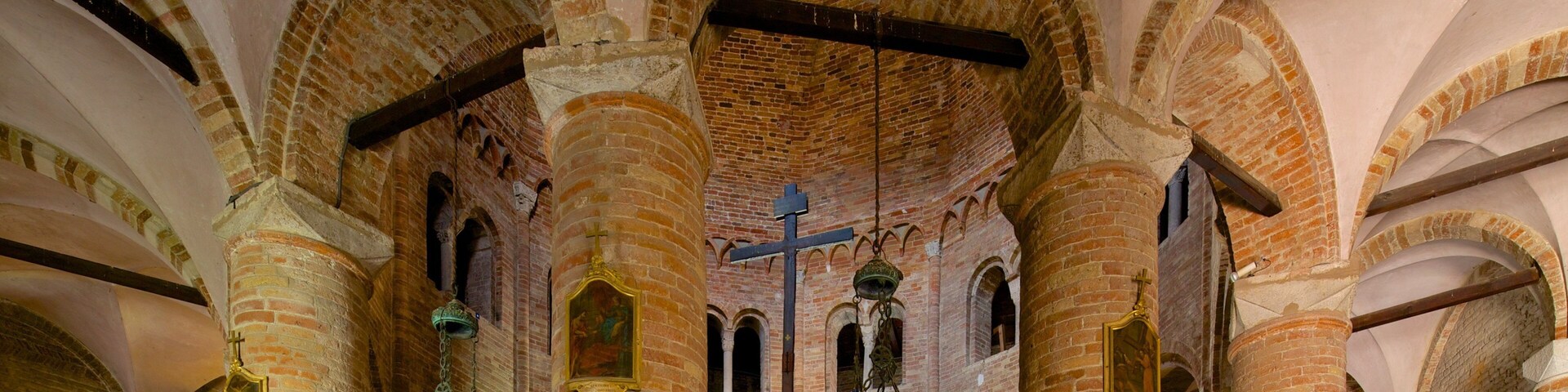 Basilique Santo Stefano montrant patrimoine historique, église ou cathédrale et patrimoine architectural