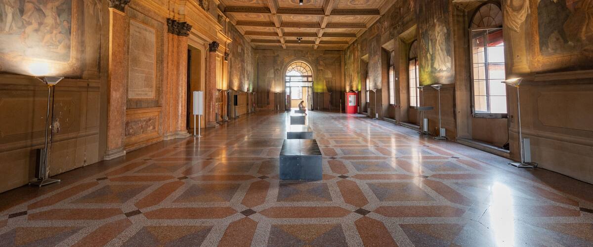 Communal Collection of Fine Arts showing art, religious aspects and interior views