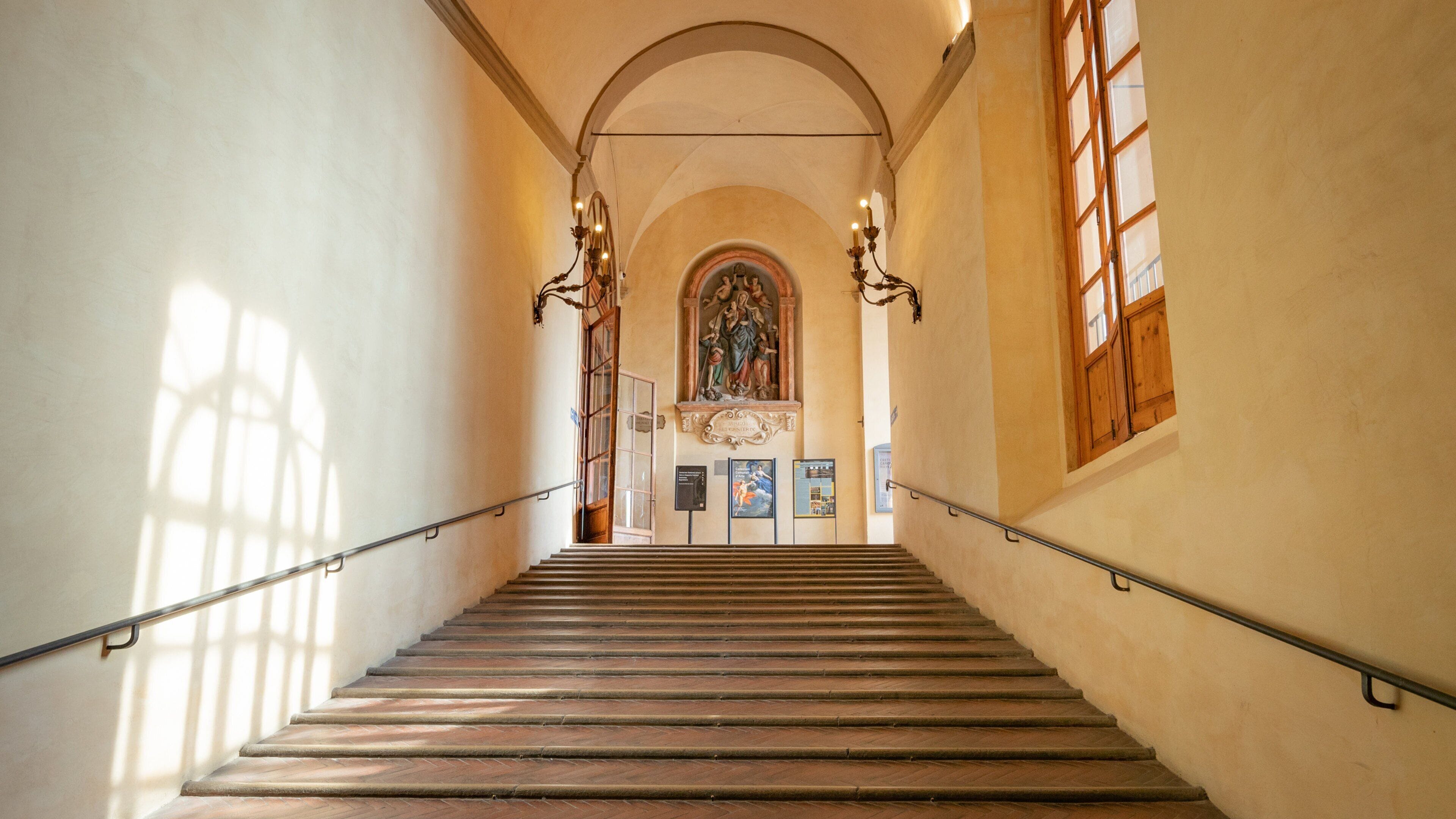 Communal Collection of Fine Arts which includes interior views