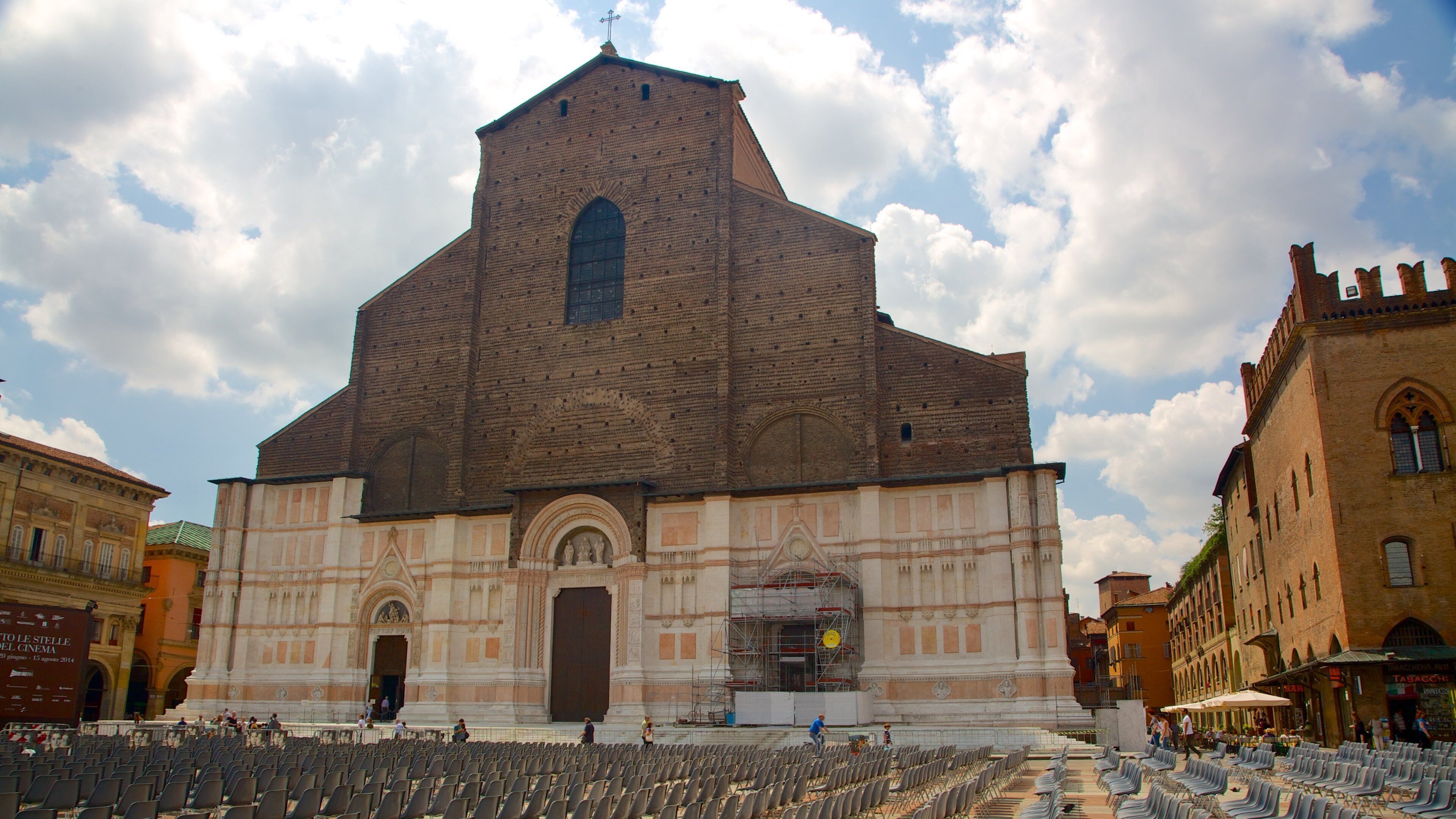 Bologna showing heritage architecture and a city
