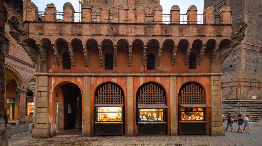 Bologna which includes heritage elements