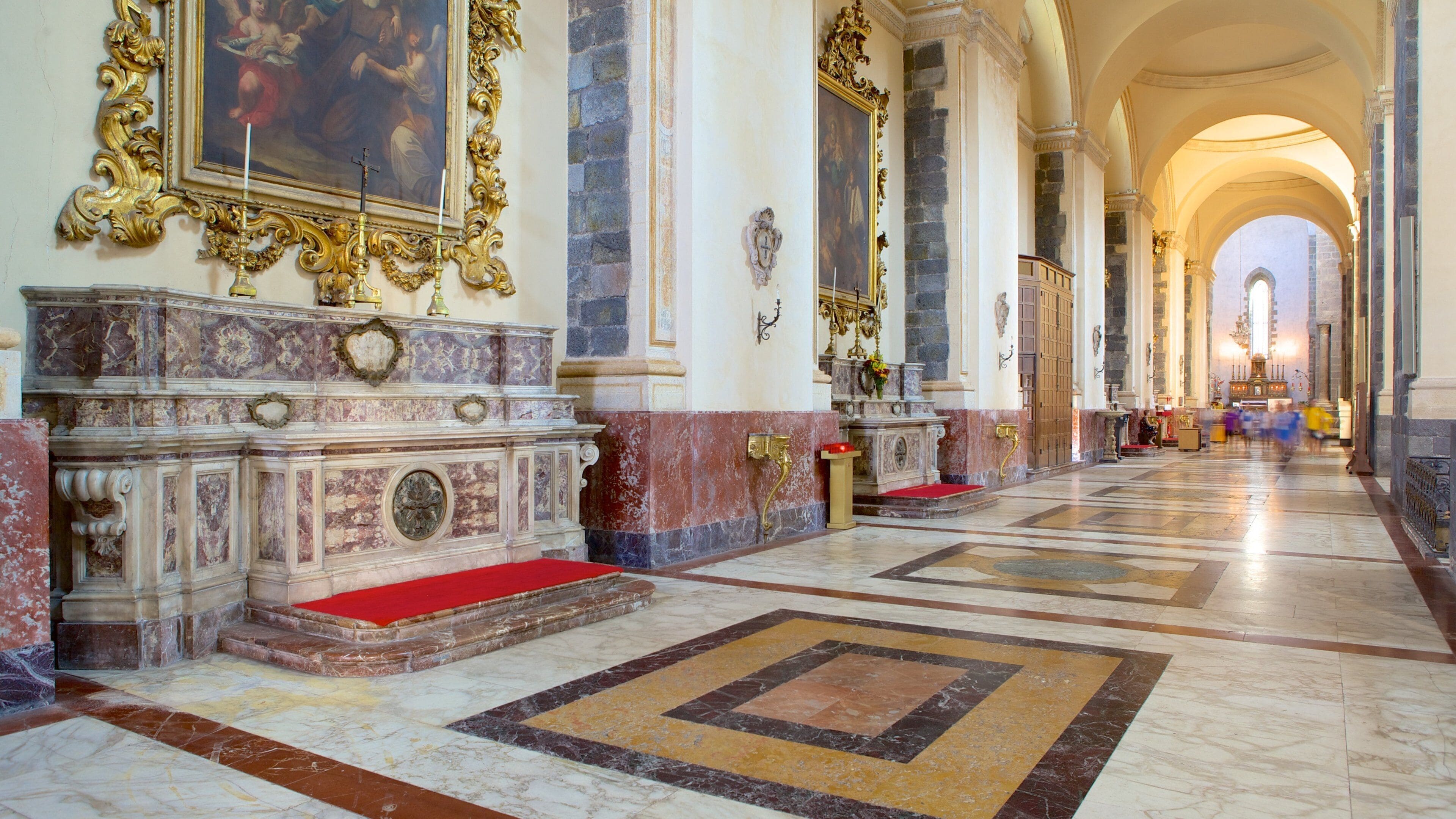 Cathédrale de Catane qui includes vues intérieures, aspects religieux et église ou cathédrale