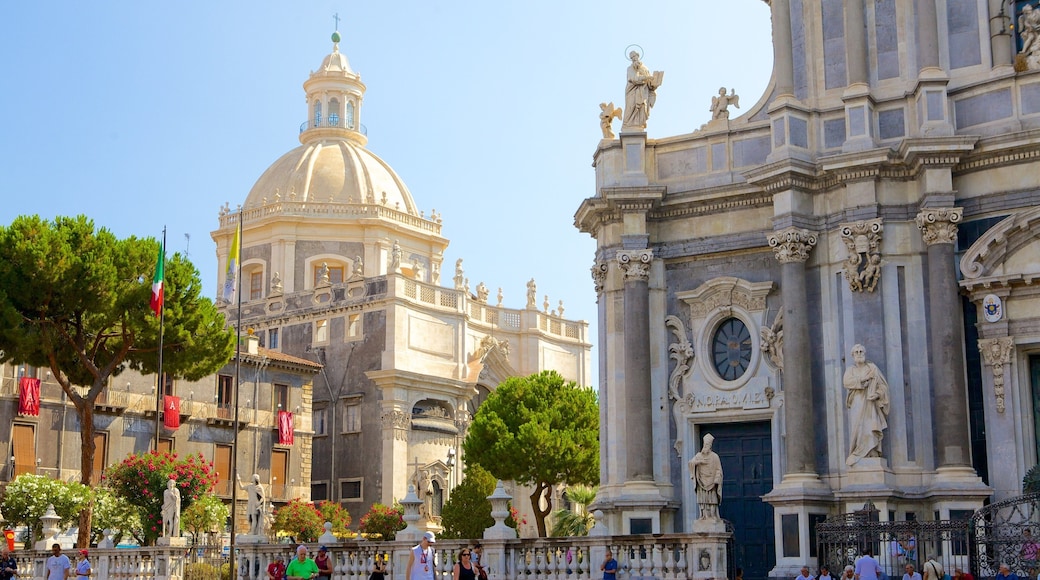 Cathedral Square featuring a church or cathedral, religious elements and heritage architecture