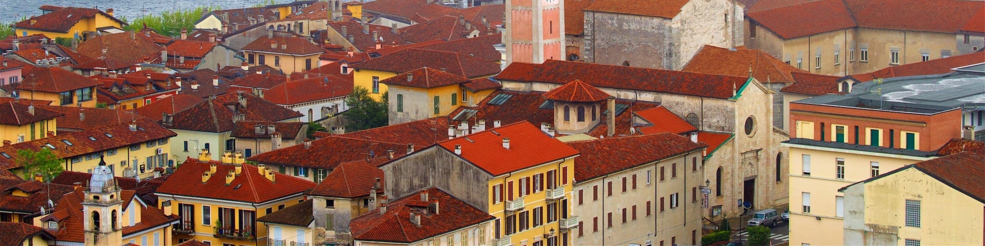 Angera featuring landscape views, heritage elements and a coastal town