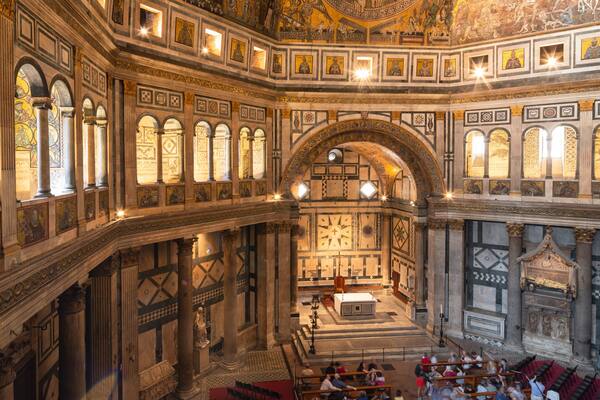 Arcetri which includes interior views, heritage elements and a church or cathedral