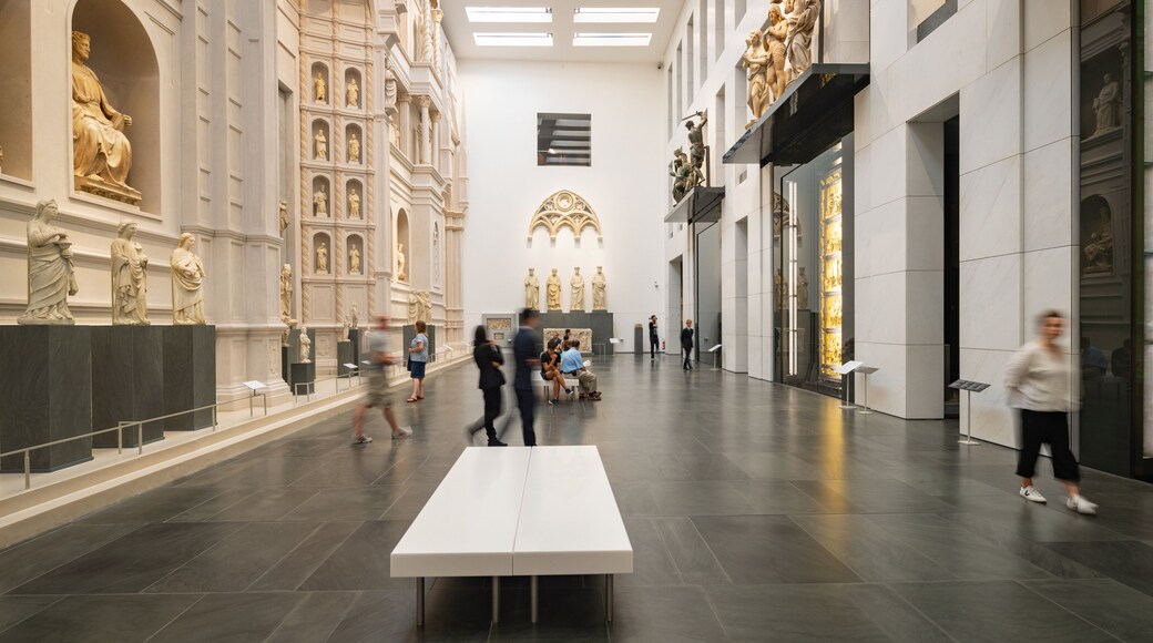 Arcetri featuring interior views