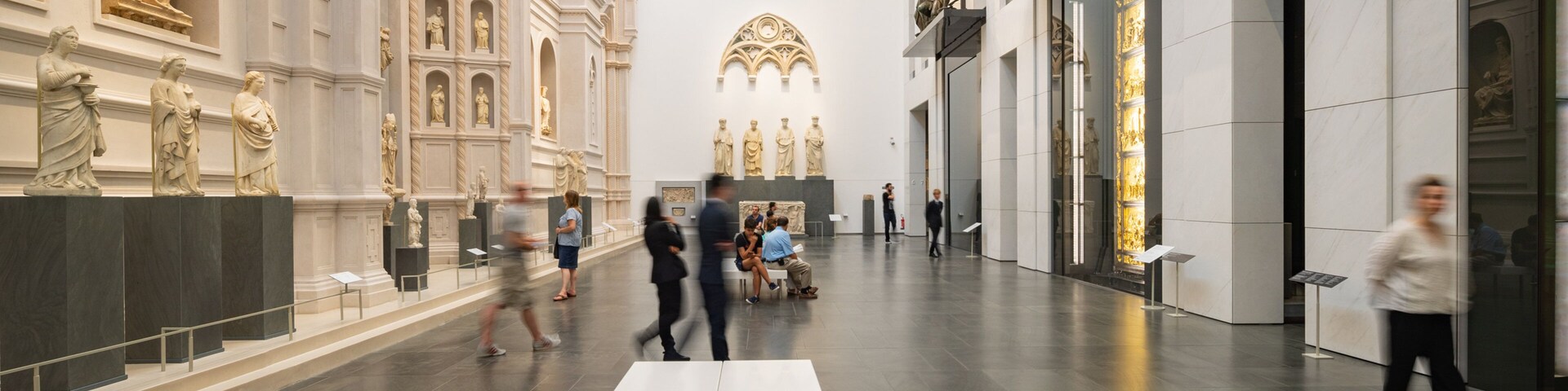 Arcetri featuring interior views