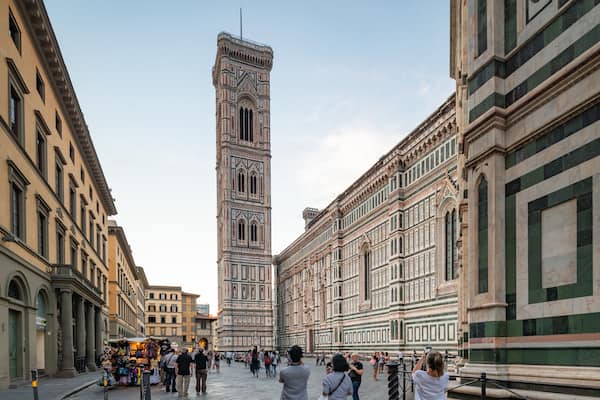 Giotto\'s Campanile showing street scenes, a city and heritage architecture