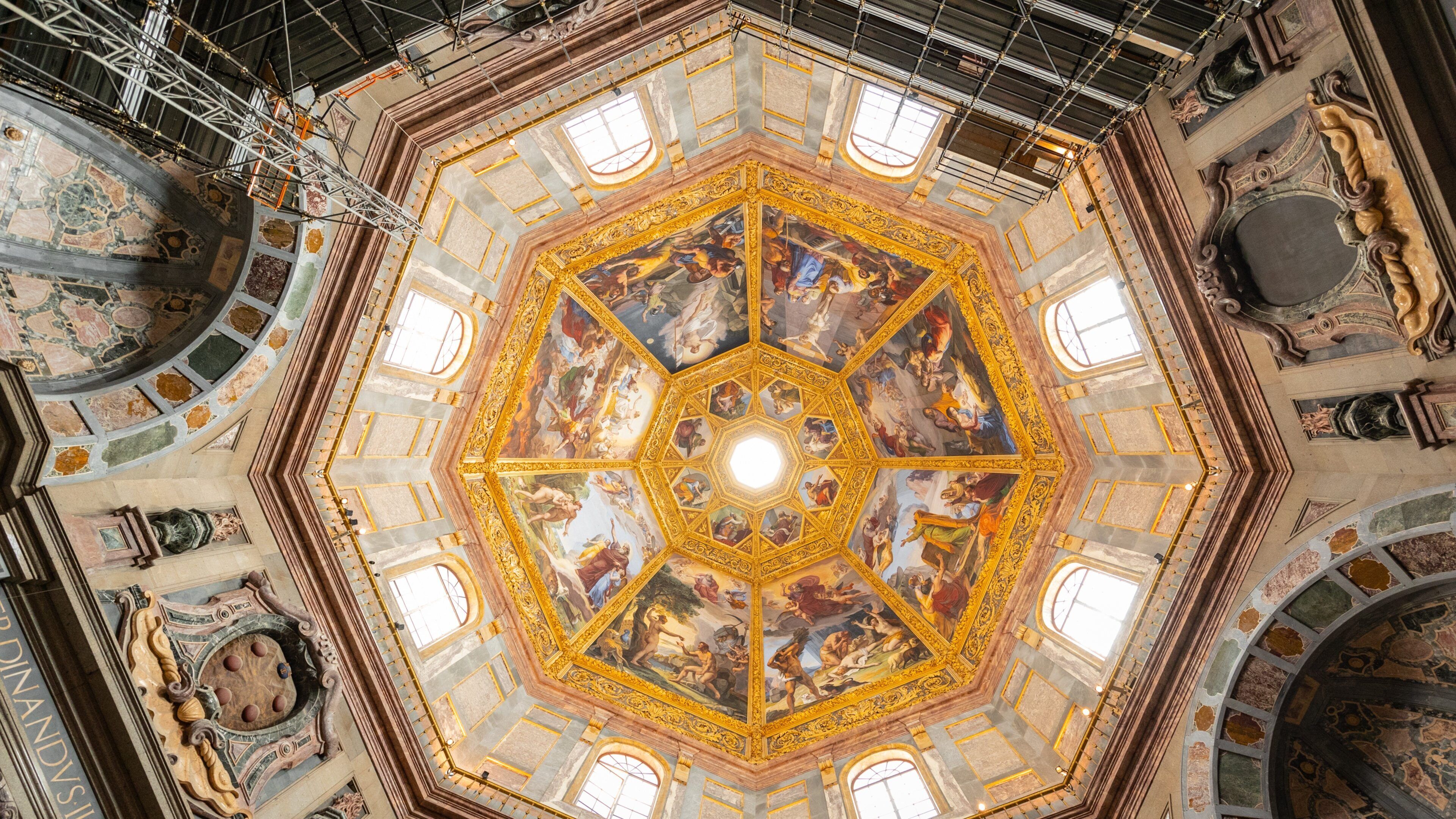 Medici Chapels showing art, interior views and heritage elements