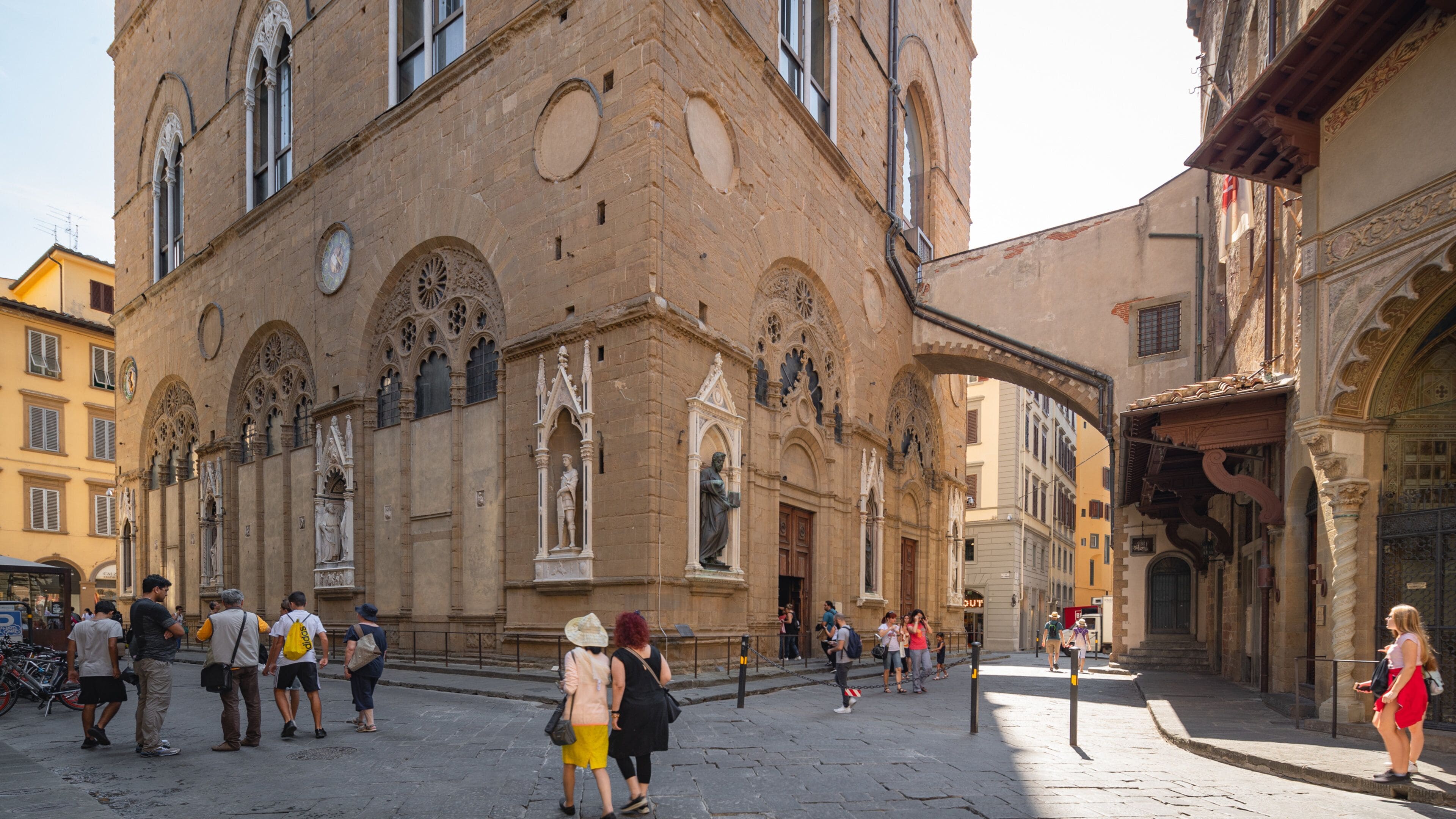 Orsanmichele featuring heritage elements, a church or cathedral and street scenes
