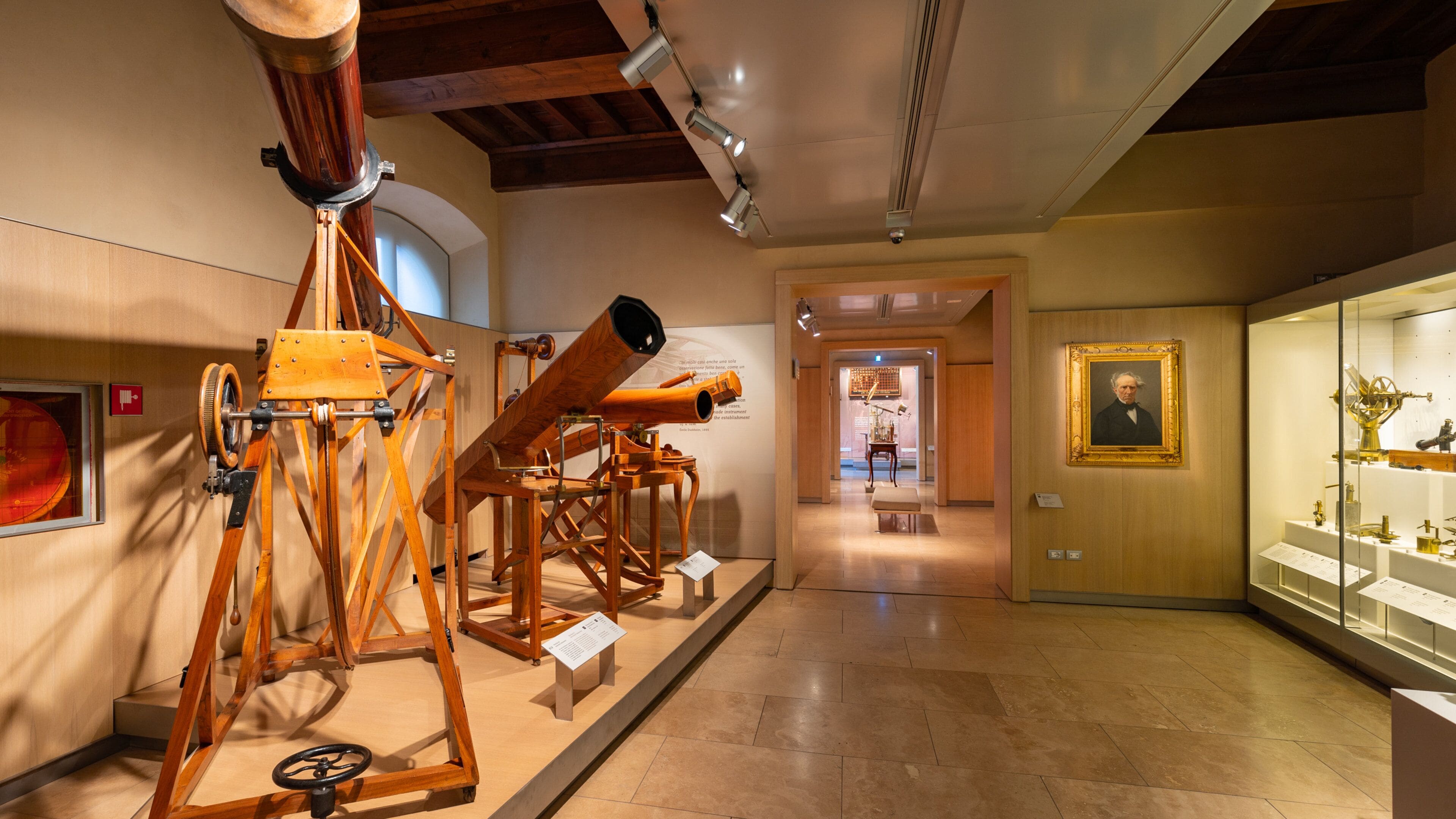 Arcetri which includes heritage elements and interior views