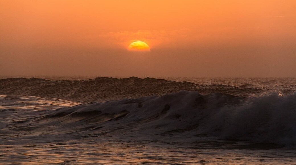 Strong atlantic waves in Assateague beach #waterlust