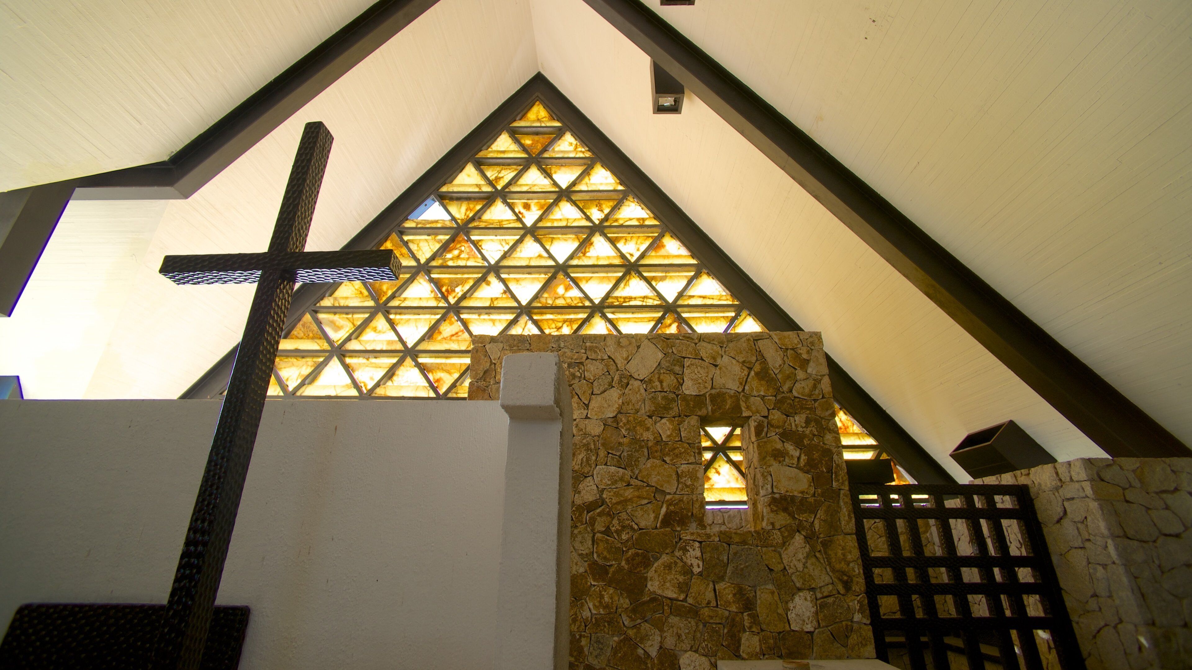 Kapeele Capilla de la Paz welches beinhaltet religiöse Aspekte, Kirche oder Kathedrale und Innenansichten