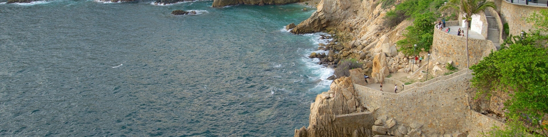 Sinfonía mostrando vistas, litoral rocoso y una localidad costera