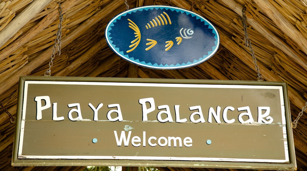 Playa Palancar fasiliteter samt skilt