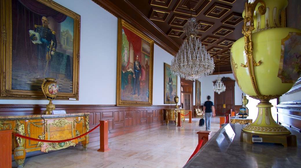 Palacio de Gobierno featuring interior views, a castle and art