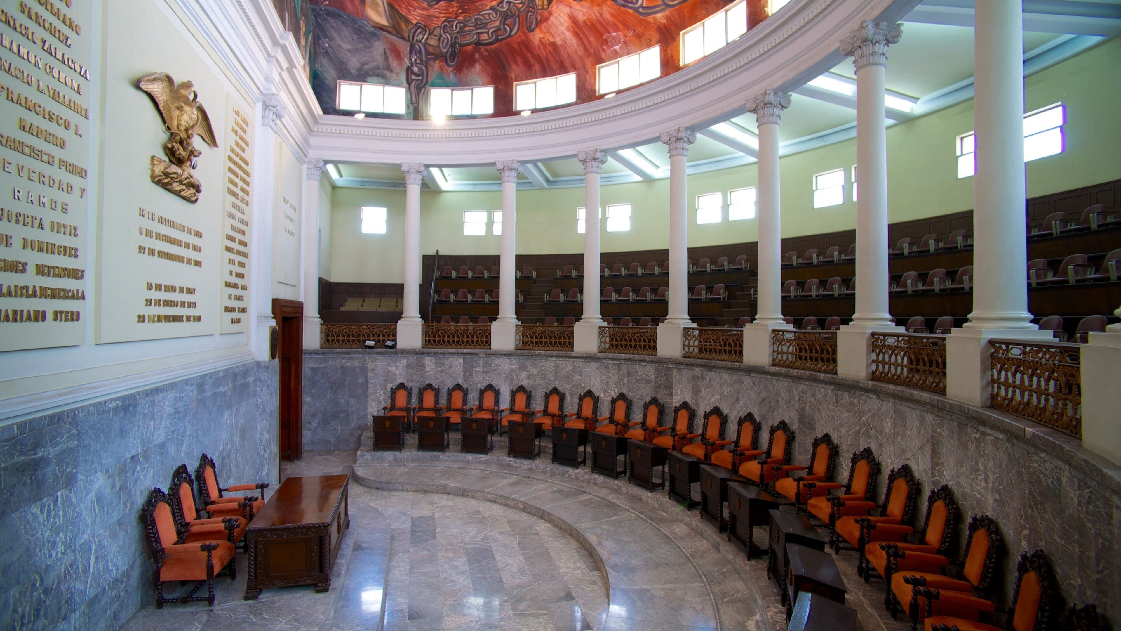 Palacio de Gobierno which includes heritage architecture, château or palace and an administrative building