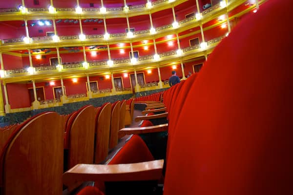Teatro Degollado mostrando cenas de teatro e vistas internas