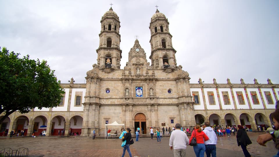 Basilica de Zapopan which includes heritage architecture, a church or cathedral and a city