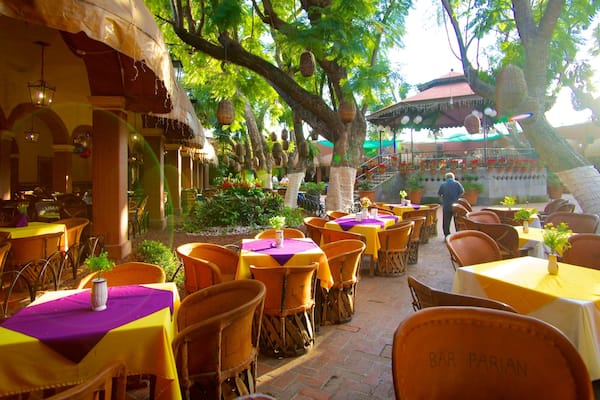 エル パリアン 表示 カフェのあるライフスタイル と 外食