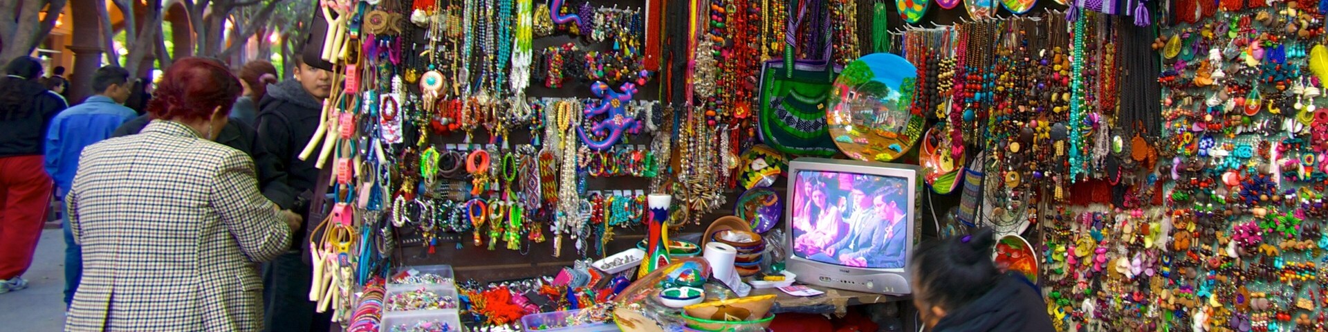 El Parian featuring street scenes and markets