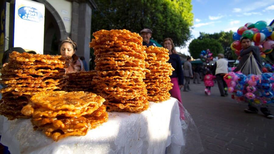 El Parian featuring food and markets