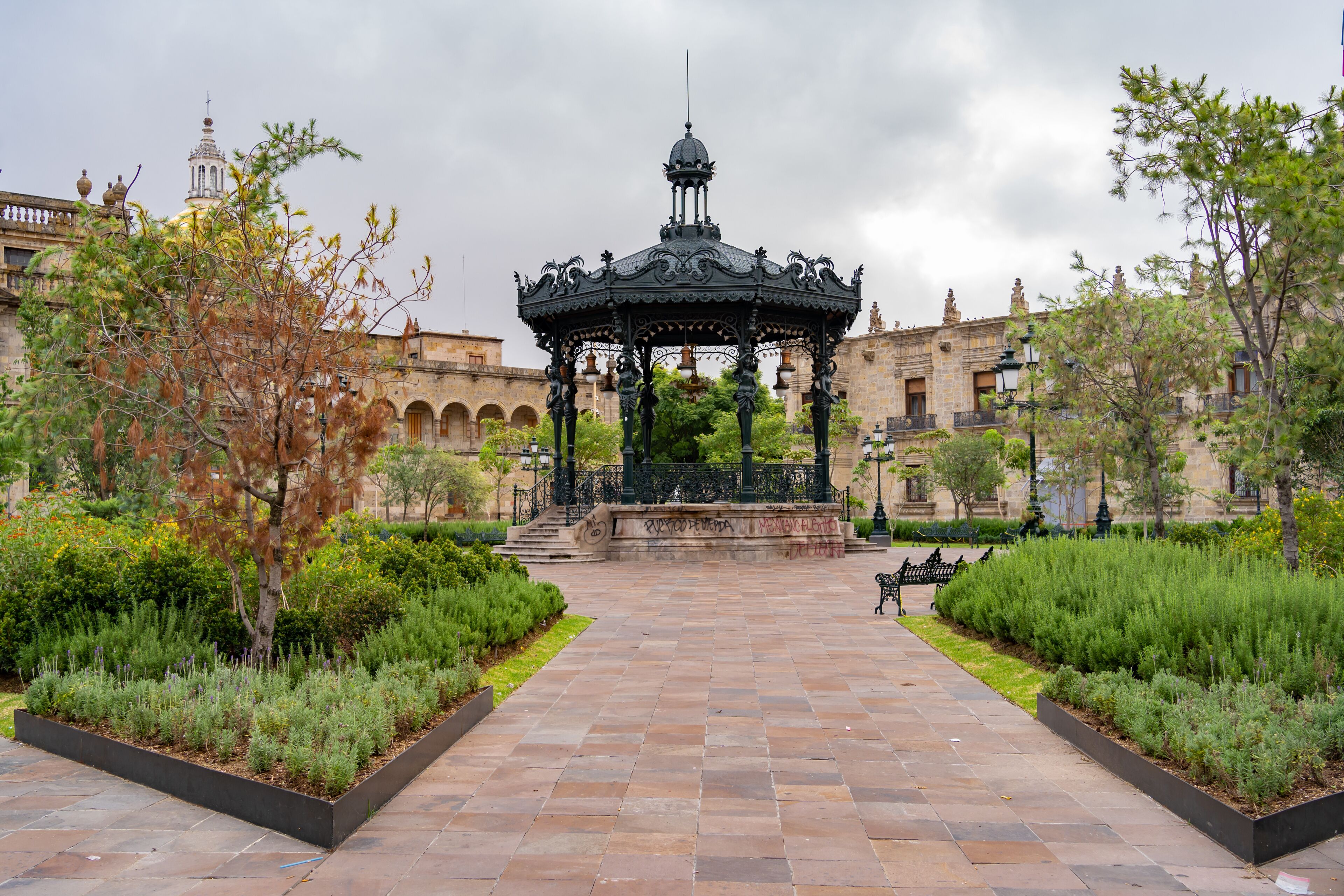 La Plaza de Armas de Guadalajara está cerrada por el Covid-19.