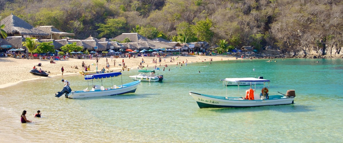 La Entrega Beach featuring general coastal views, a luxury hotel or resort and boating