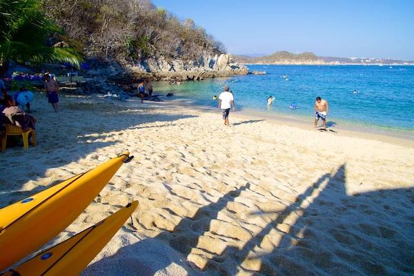 La Entrega Strand som omfatter udsigt over landskaber og en sandstrand
