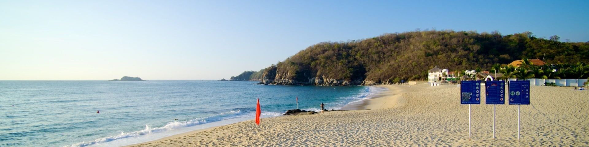 Playa Chahué que incluye una playa de arena