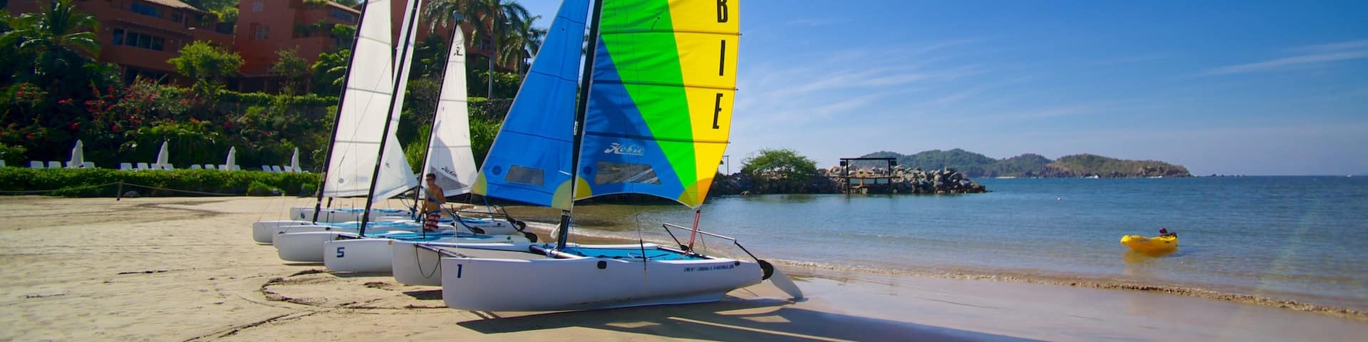 Quieta Beach showing sailing, a sandy beach and general coastal views