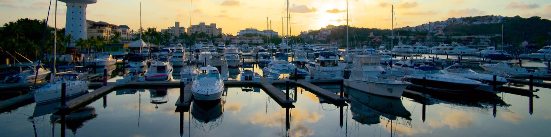 マリーナ イスタパ どの含み マリーナ と 夕焼け