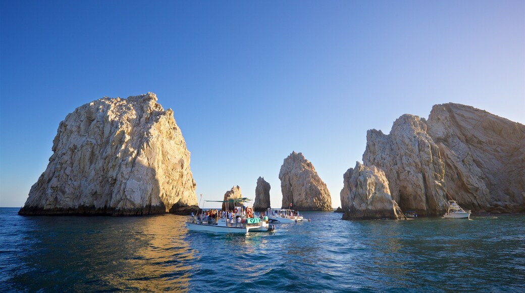 Land\'s End showing general coastal views, boating and rugged coastline