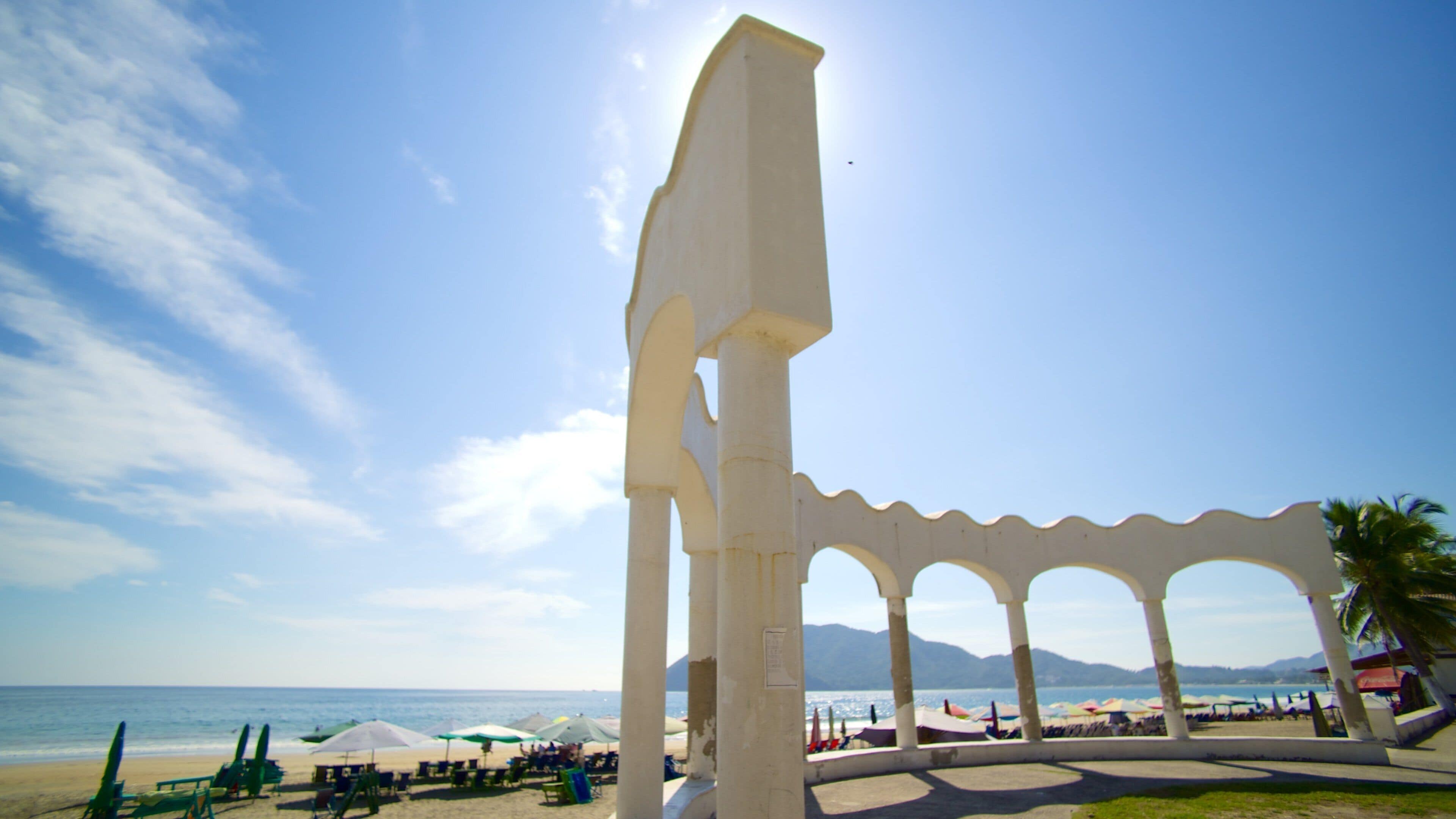 Playa Miramar showing general coastal views