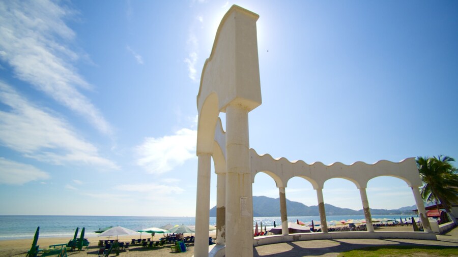 Playa Miramar mostrando vistas generales de la costa