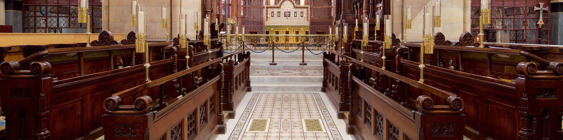 St Fin Barre\'s Cathedral mettant en vedette patrimoine historique, patrimoine architectural et vues intérieures