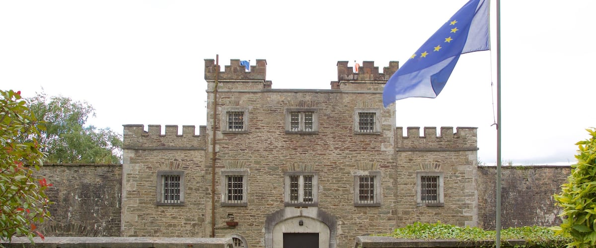 Cork City Gaol featuring heritage architecture, an administrative building and heritage elements
