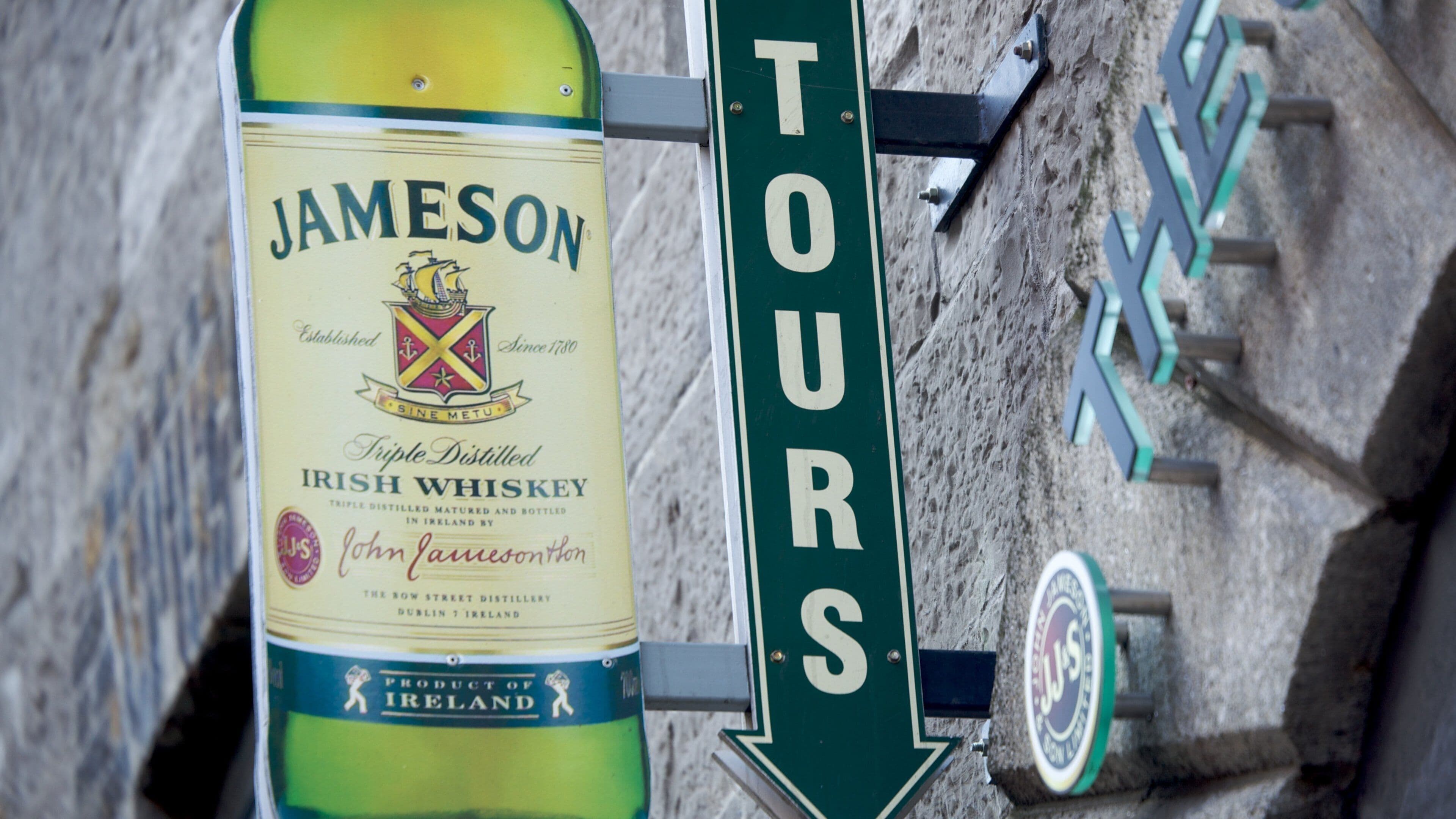 オールド ジェムソン蒸溜所 表示 バー と 標識