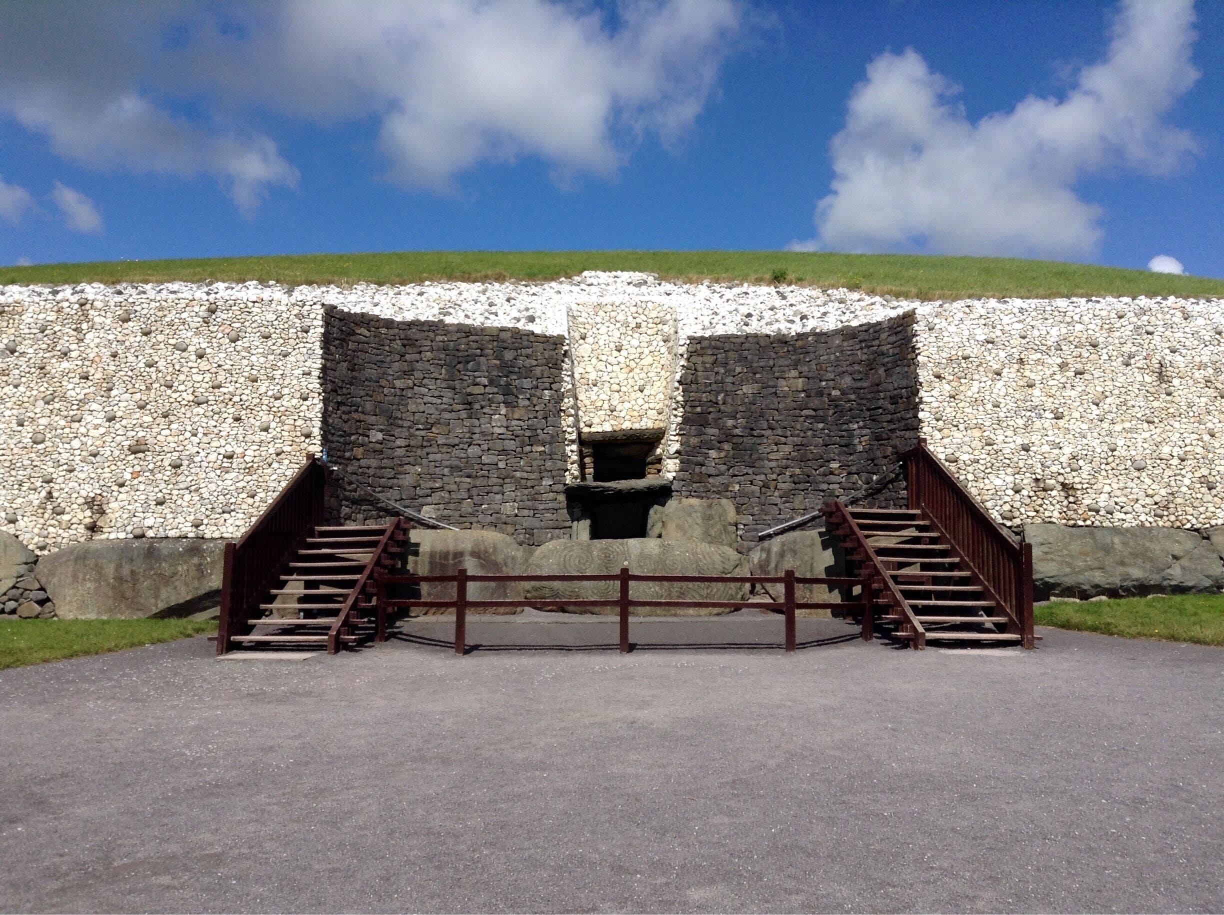 The Boyne Valley is breathtaking. Newgrange is a must see. You must go through the Visitors Center & purchase a time ticket.mFar different from my last visit when we just pulled in & walked around. 