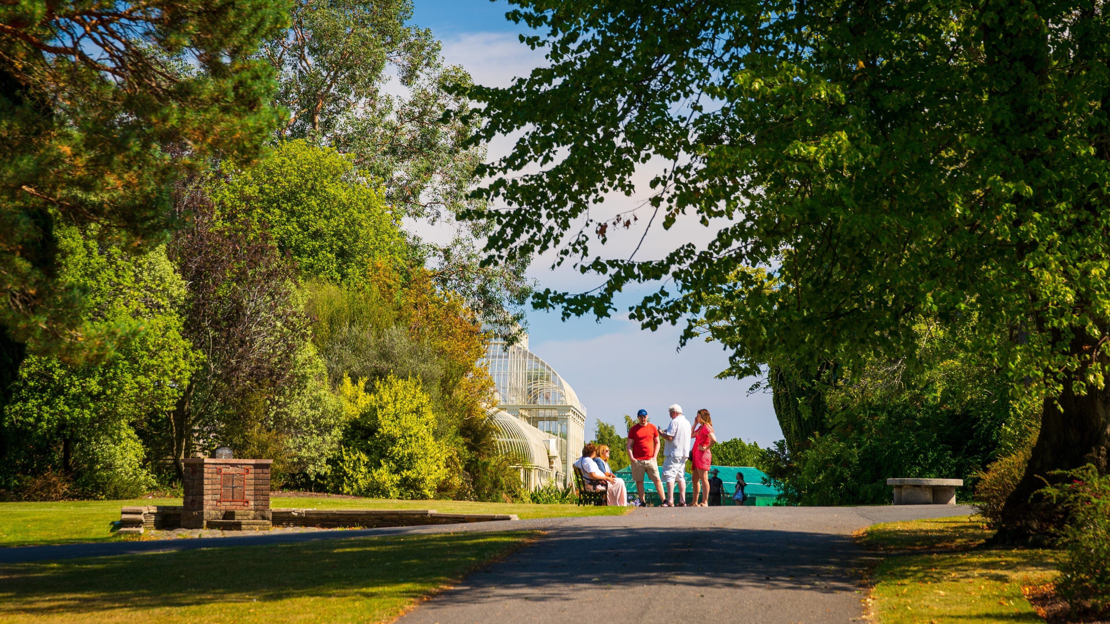National Botanic Gardens which includes a garden as well as a small group of people