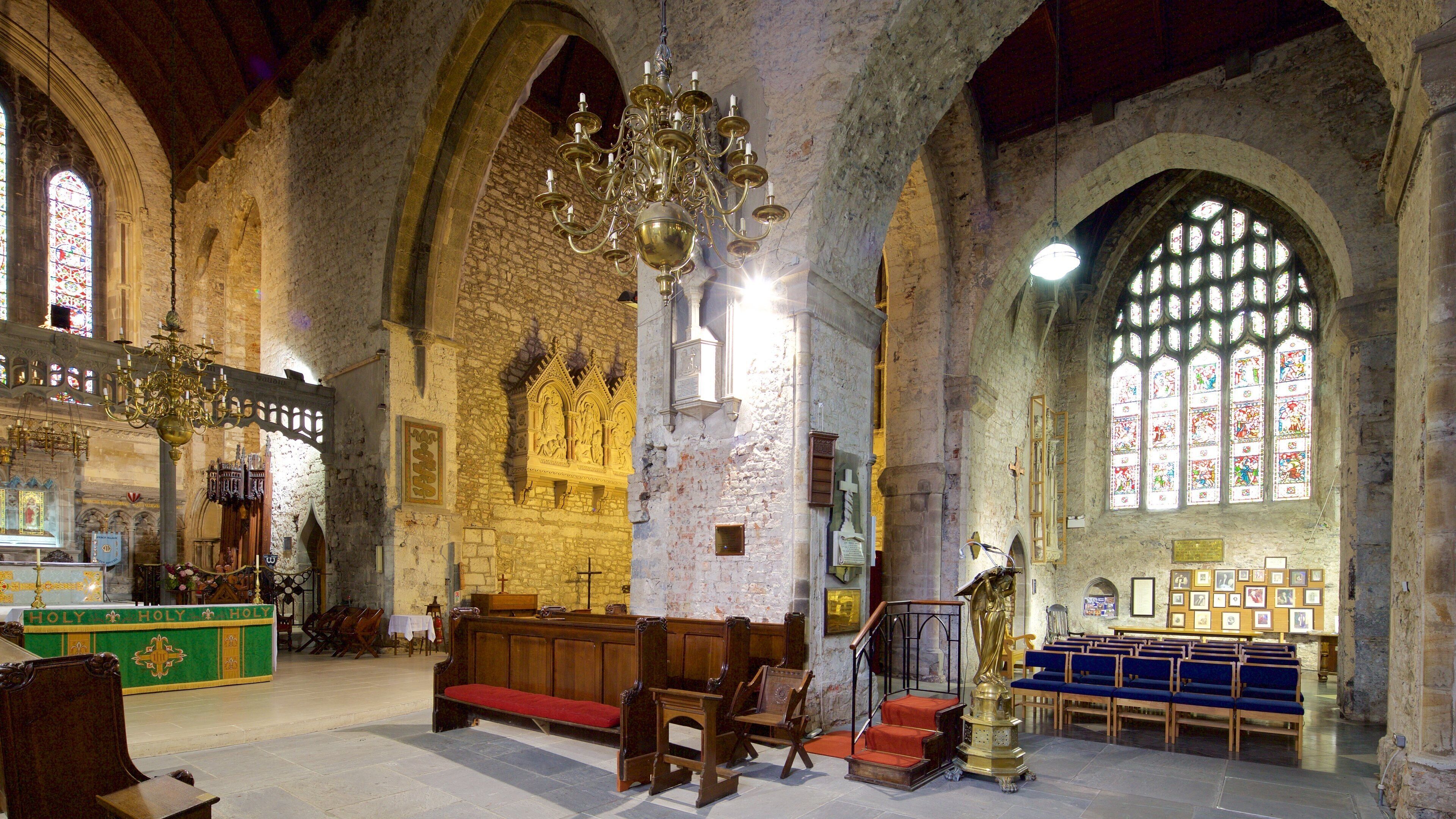 St. Mary\'s Cathedral mostrando patrimonio de arquitectura, vistas interiores y elementos del patrimonio