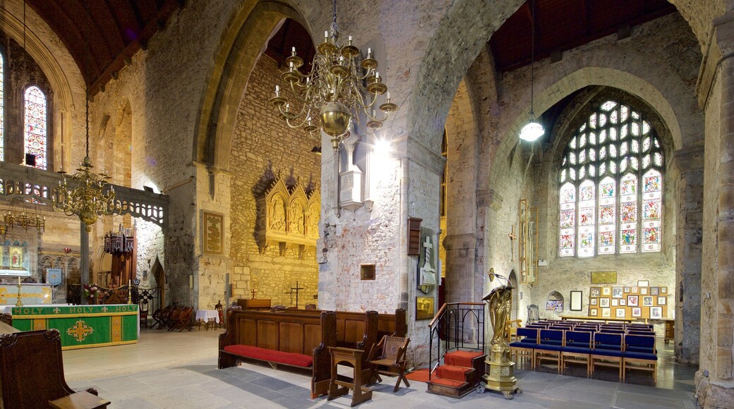 St. Mary\'s Cathedral mostrando patrimonio de arquitectura, vistas interiores y elementos del patrimonio