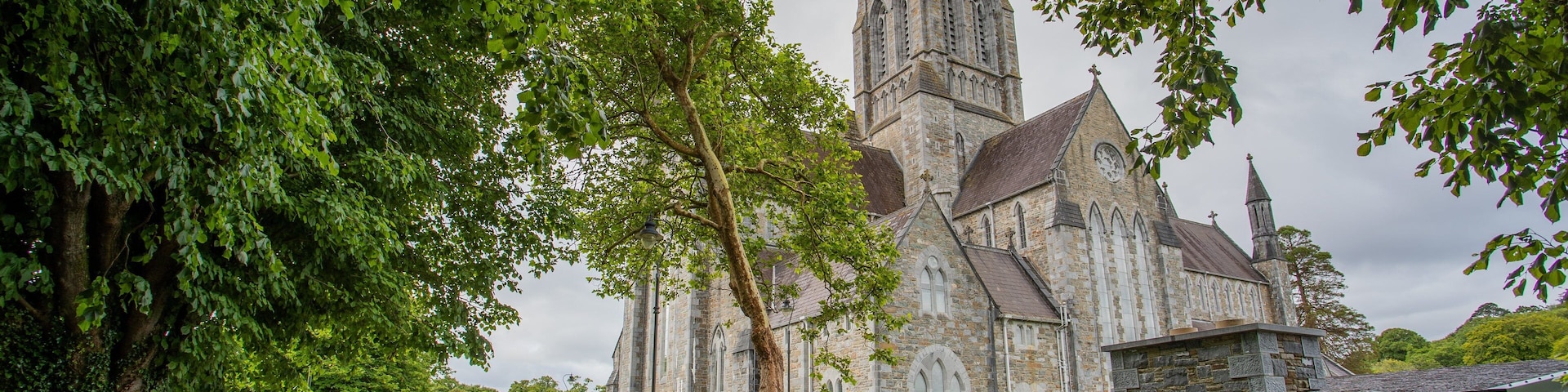 St. Mary\'s Cathedral featuring chateau or palace and heritage architecture