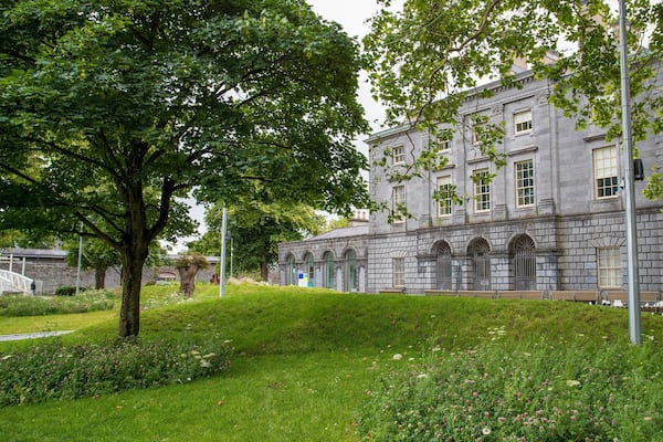Hunt Museum featuring a park and heritage architecture