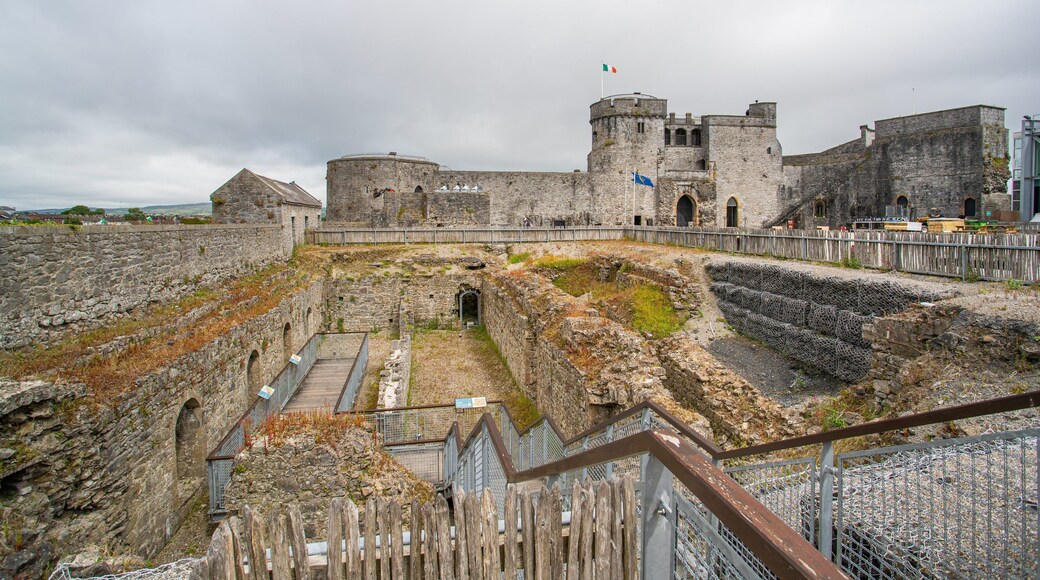 King John\'s Castle which includes a castle, heritage architecture and building ruins