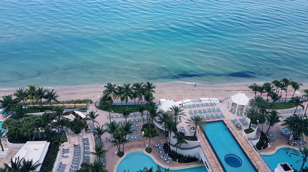 Balcony views from the Diplomat Beach Resort are to die for. It's worth upgrading to an oceanfront room. #BVSBlue